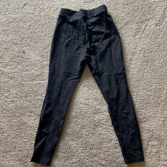 Time & Tru Black Print Leggings High Waisted EUC - Picture 5 of 6